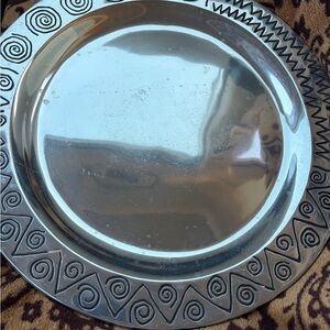 Wilton Armetale reggae large Silver Decorative Plate with Spiral Design